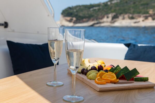 PRIVATE BOAT EXPERIENCE - Image 2