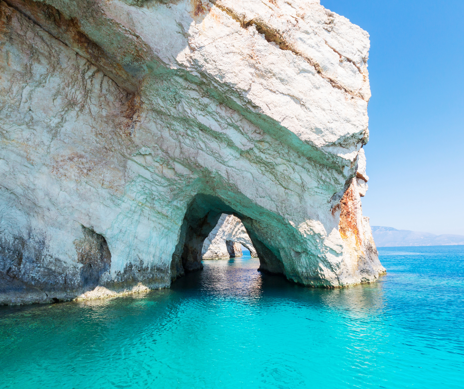 PRIVATE TOUR SHIPWRECK & BLUE CAVES - Image 4
